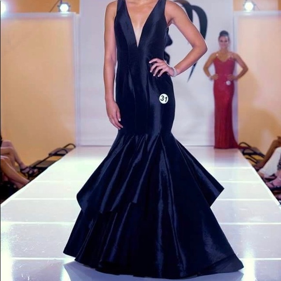 Black Evening Gown - Picture 1 of 3